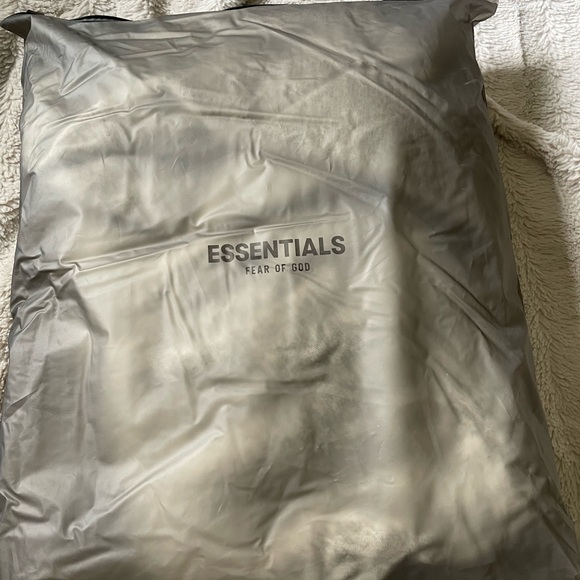 ESSENTIALS FEAR OF GOD Hoodie - Picture 7 of 8